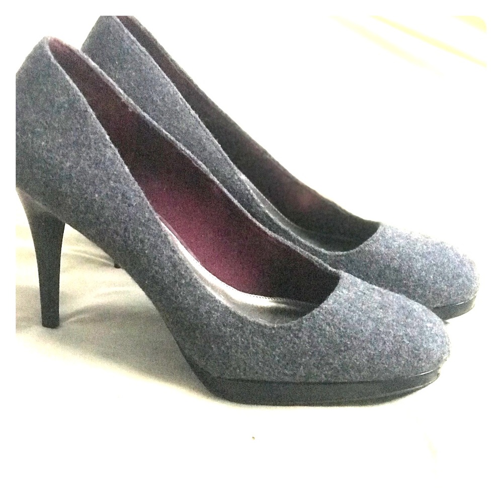 Gray Pumps